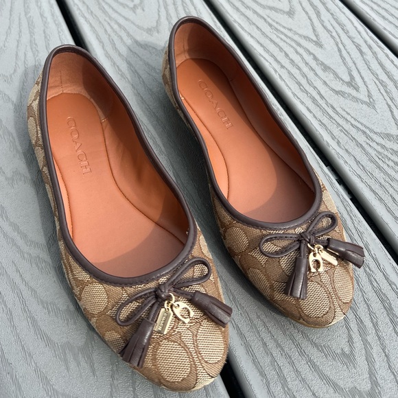 Coach Size 7B Brown Monogram Flats Women’s Shoes *Excellent Condition* - Picture 1 of 6